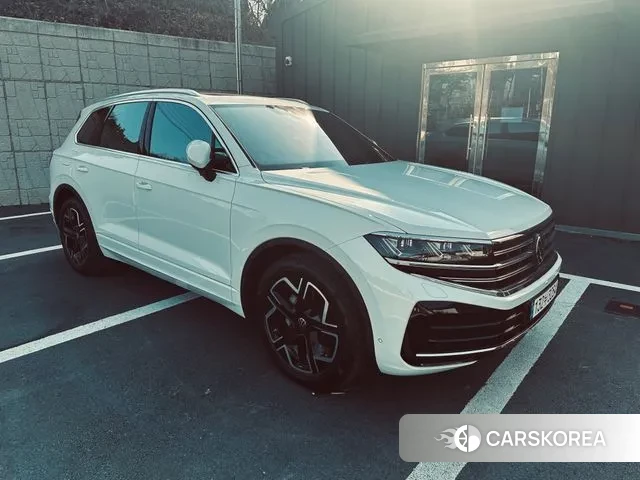 Volkswagen Touareg 3rd generation 2025 Белый из Кореи, фото 6