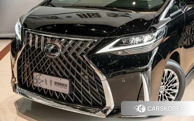 Lexus LM id 4262485 из Китая 19