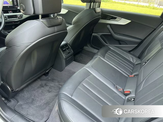 Audi A4L id 4259477 из Китая 7