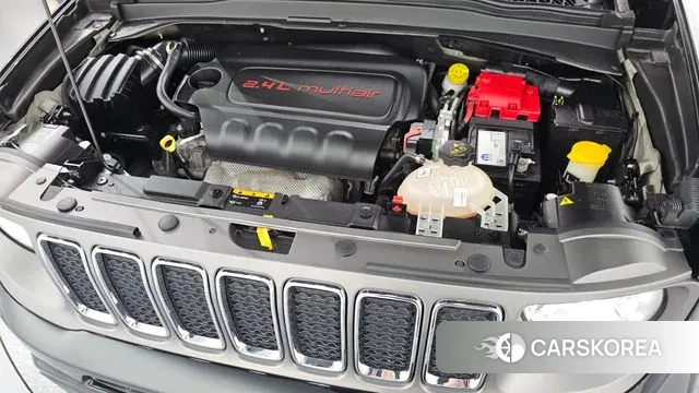 Jeep Renegade id 3748251 из Кореи 16