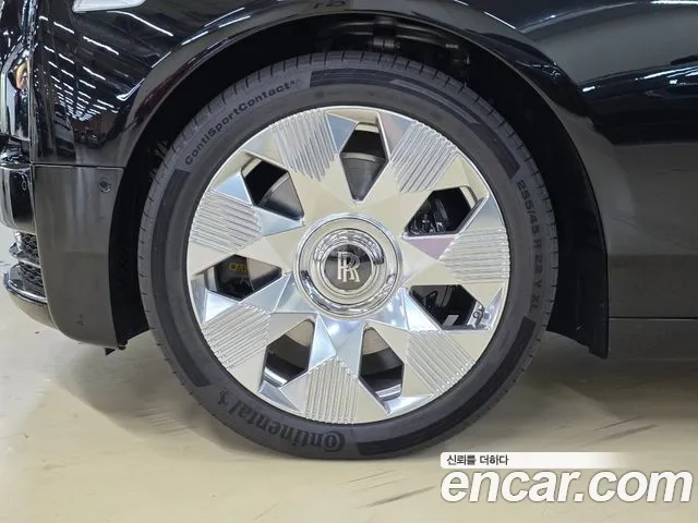 Rolls-Royce Phantom id 2873581 из Кореи 16