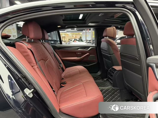 BMW 5 series PHEV 2022 Черный из Китая, фото 6
