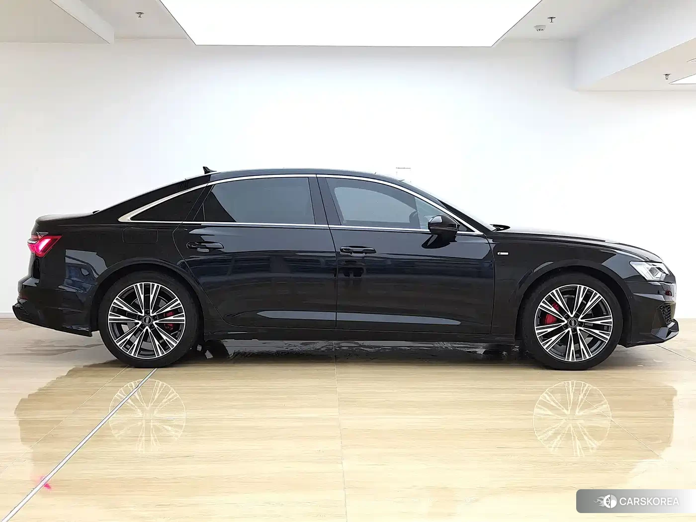 Audi A6L id 4655252 из Китая 21