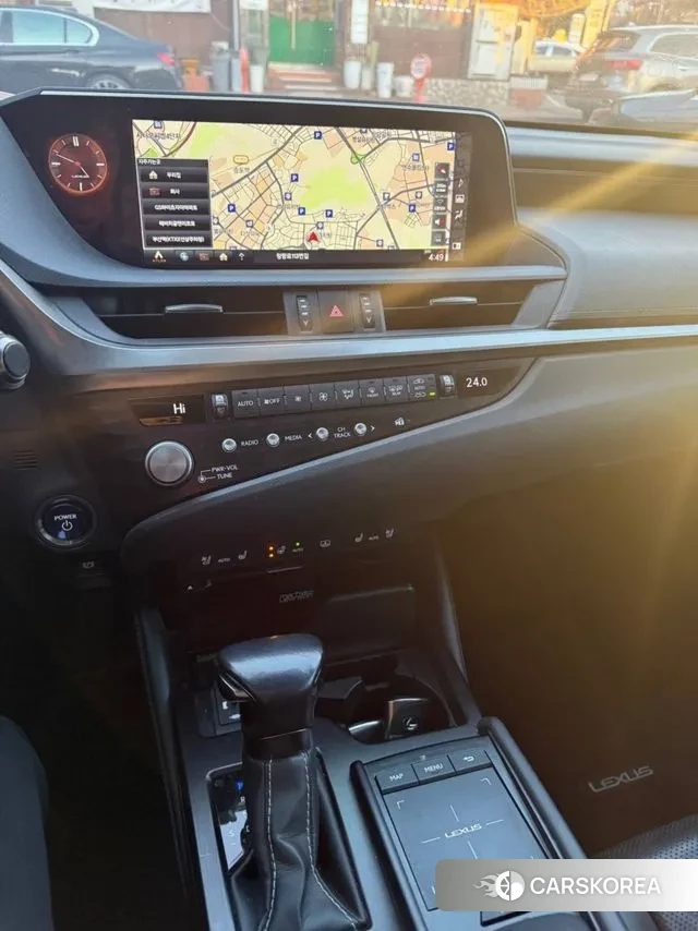 Lexus ES300h 7th generation 2020 Белый из Кореи, фото 6