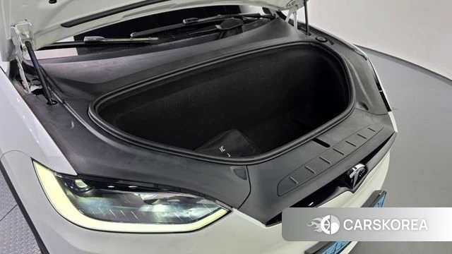 Tesla Model X id 4847937 из Кореи 31