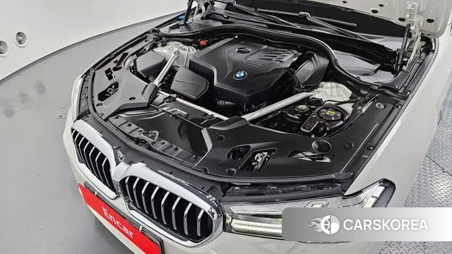 BMW 5 Series (G30) id 3110987 из Кореи 16