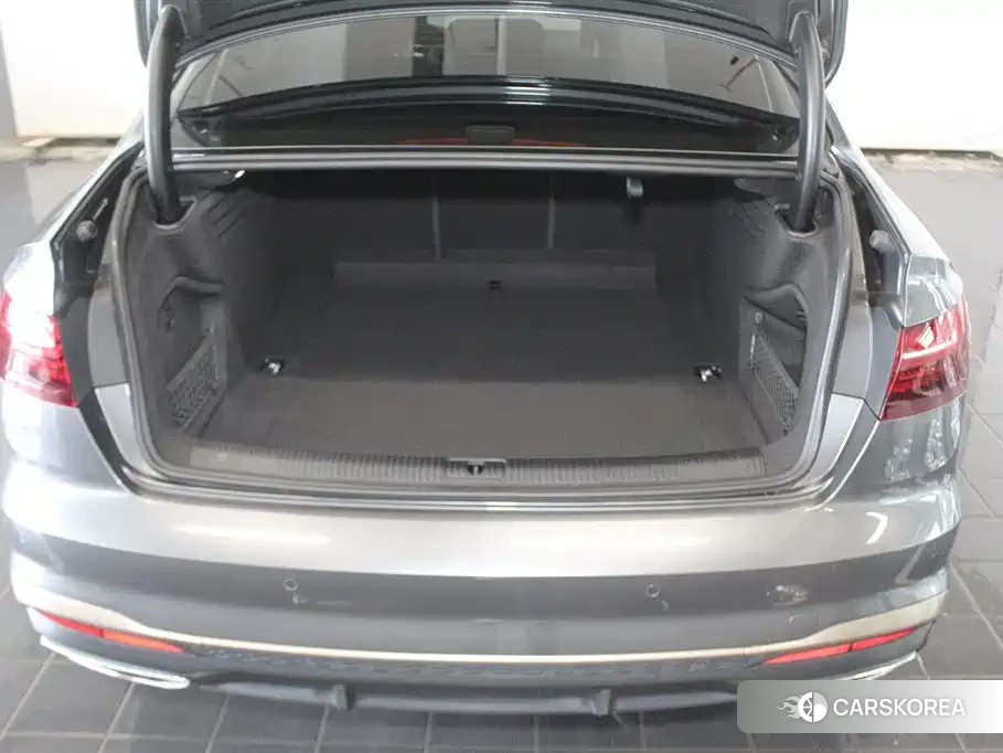 Audi A4L id 4629010 из Китая 13