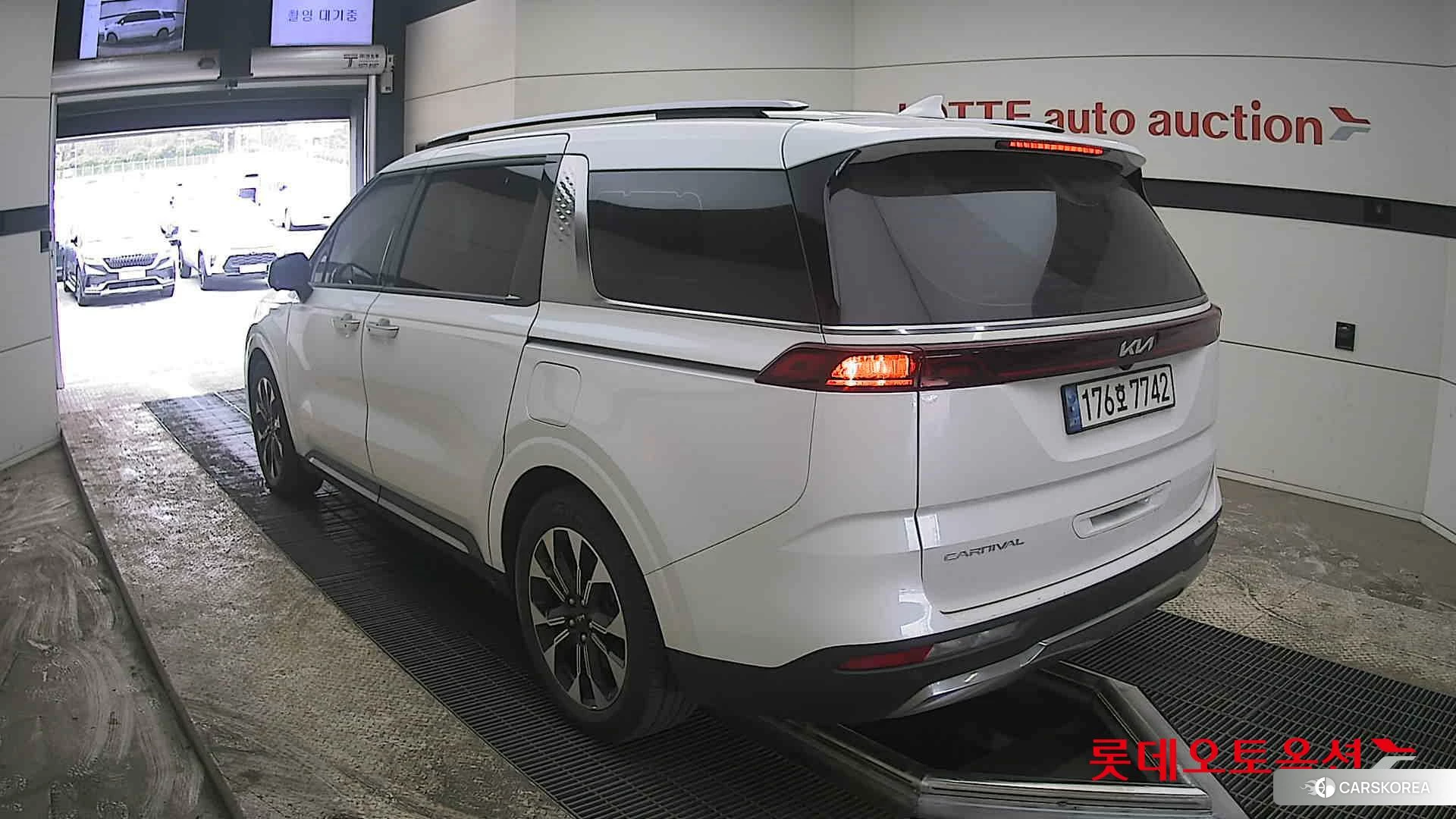 Kia Carnival Limousine id 3882175 из Кореи 34