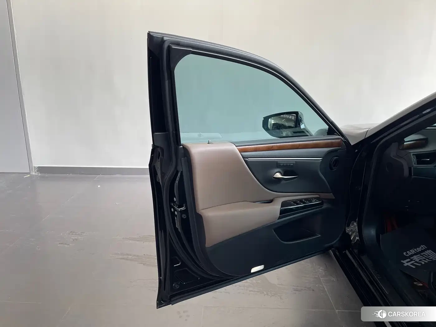 Lexus ES id 4577608 из Китая 26