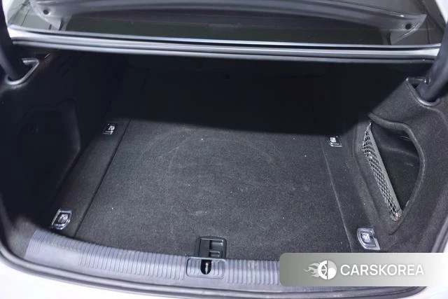 Audi A4L id 4290354 из Китая 13