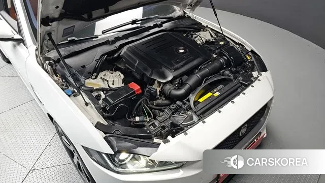 Jaguar XE id 3362695 из Кореи 16