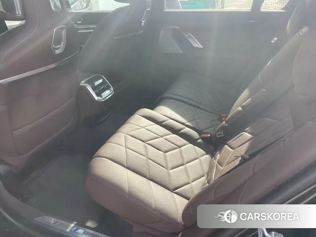 BMW 7 series 2024 Черный из Китая, фото 6