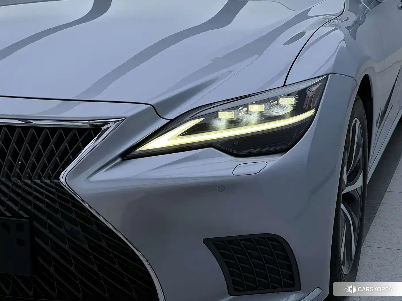 Lexus LS id 4685881 из Китая 8