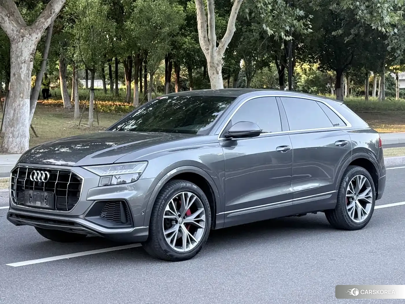 Audi Q8 2020 Silver/gray из Китая, фото 6
