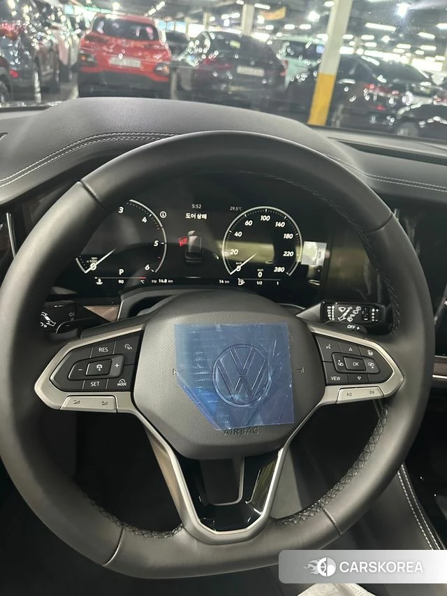 Volkswagen Touareg 3rd generation 2026 Черный из Кореи, фото 6