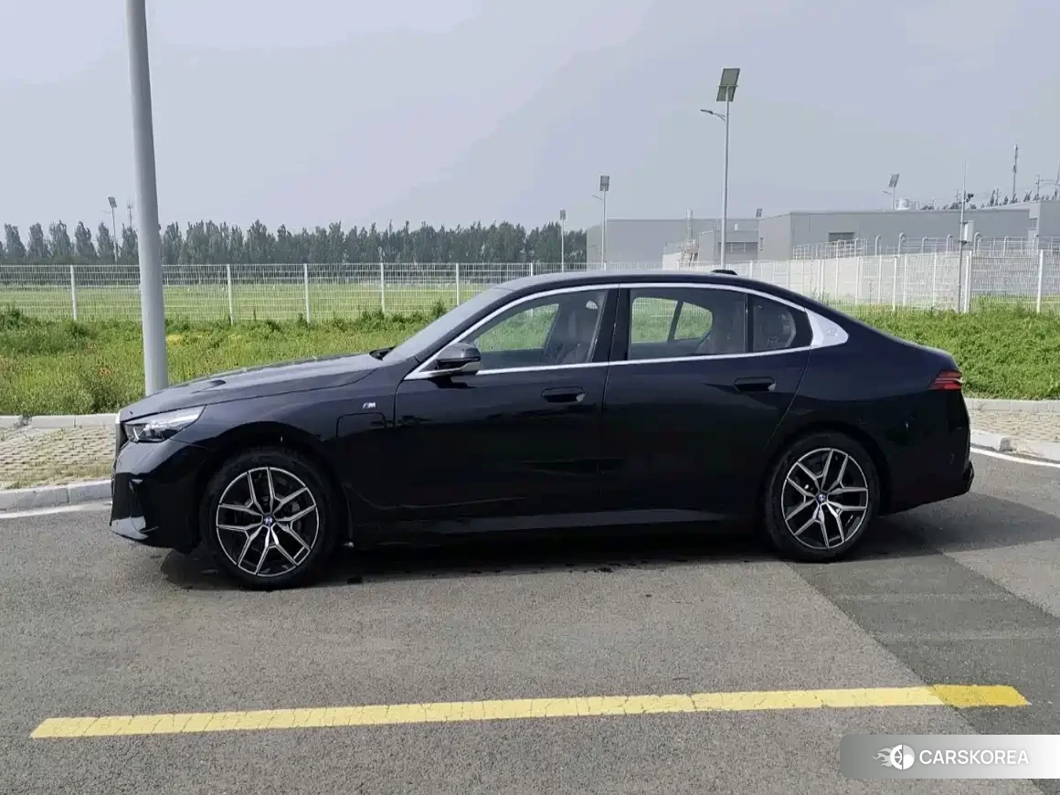 BMW i5 id 4649335 из Китая 10