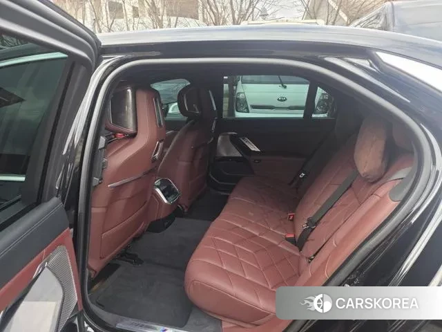 BMW 7 Series (G70) id 3695704 из Кореи 13