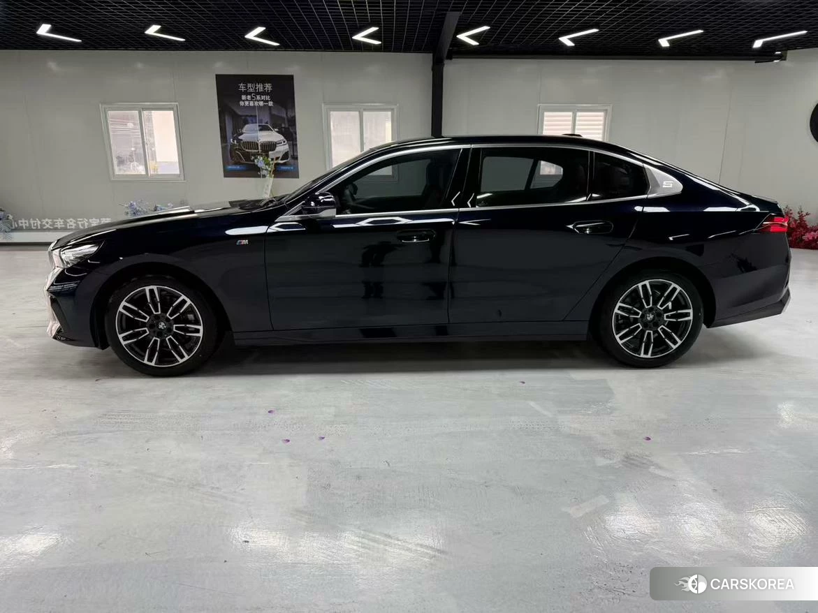 BMW 5 series 2024 Черный из Китая, фото 6