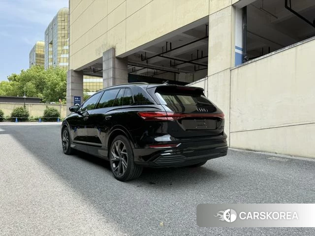 Audi Q5 e-tron 2023 Черный из Китая, фото 6