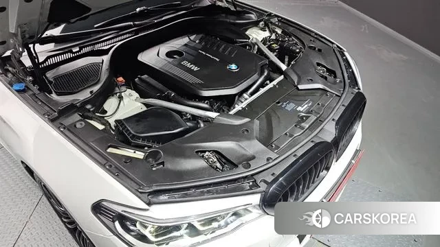 BMW 5 Series (G30) id 3789732 из Кореи 16