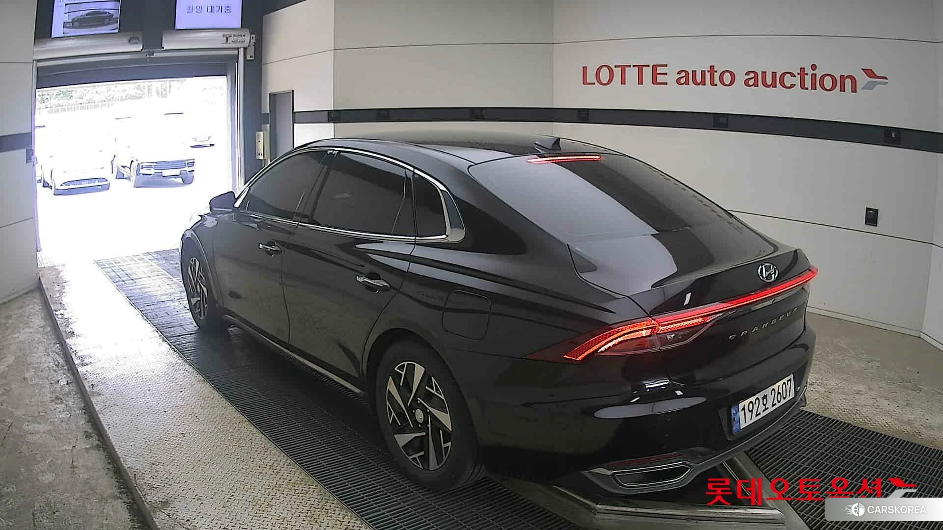 Hyundai Grandeur Hybrid id 4289364 из Кореи 32