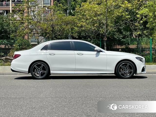 Mercedes-Benz E-class id 4220972 из Китая 17