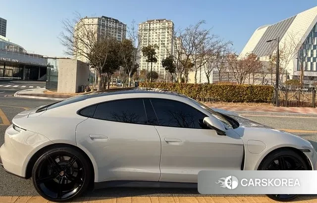 Porsche Taycan id 3685964 из Кореи 15