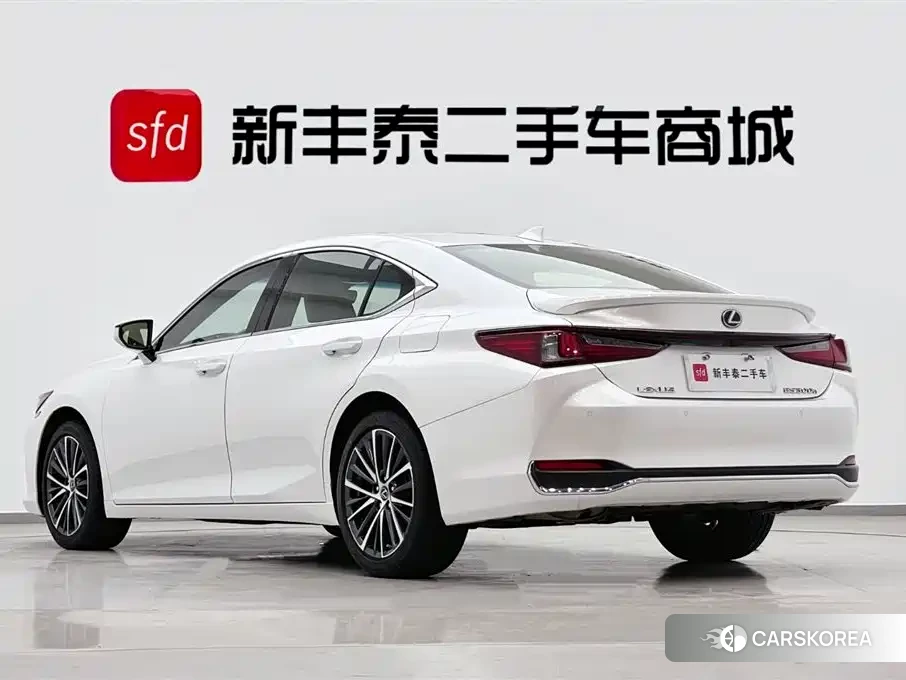 Lexus ES id 4539020 из Китая 27