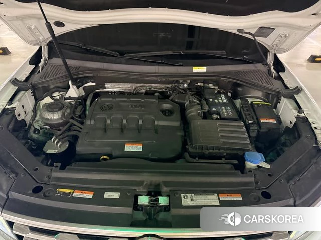 Volkswagen Tiguan Allspace 2020 Белый из Кореи, фото 6