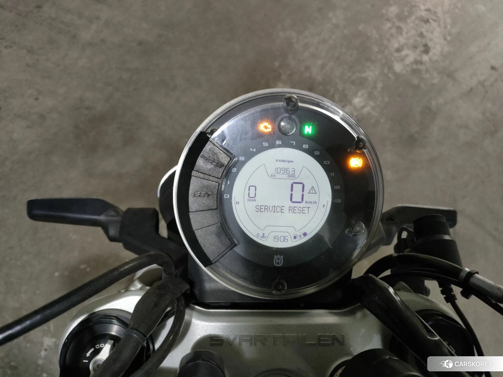 Husqvarna VITPILEN 401 id 3939695 из Японии 6