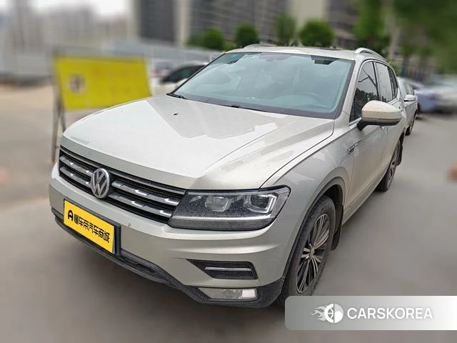 Volkswagen Tiguan L 2020 Серебристо-серый из Китая, фото 6