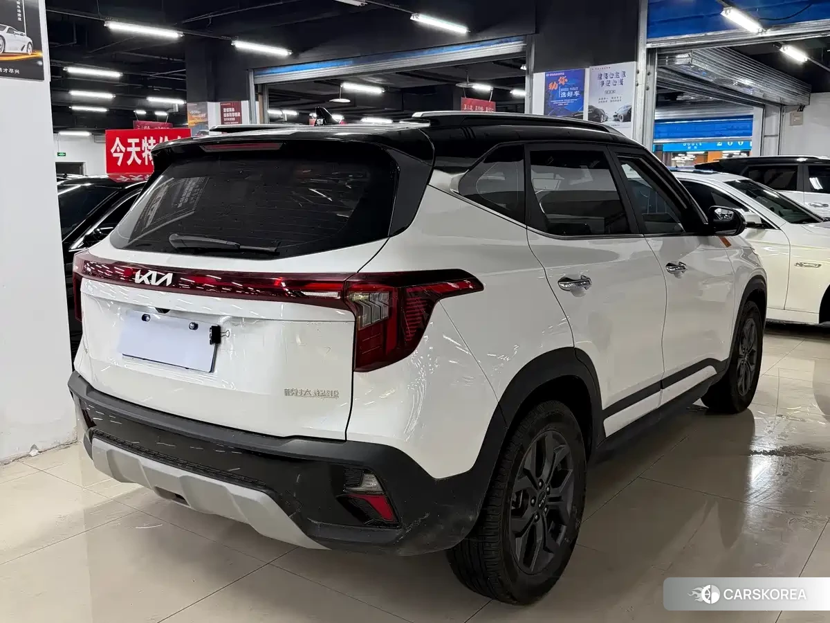 Kia Seltos 2023 Белый из Китая, фото 6