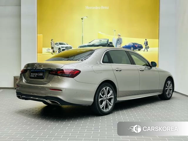 Mercedes-Benz E-class id 4359632 из Китая 16