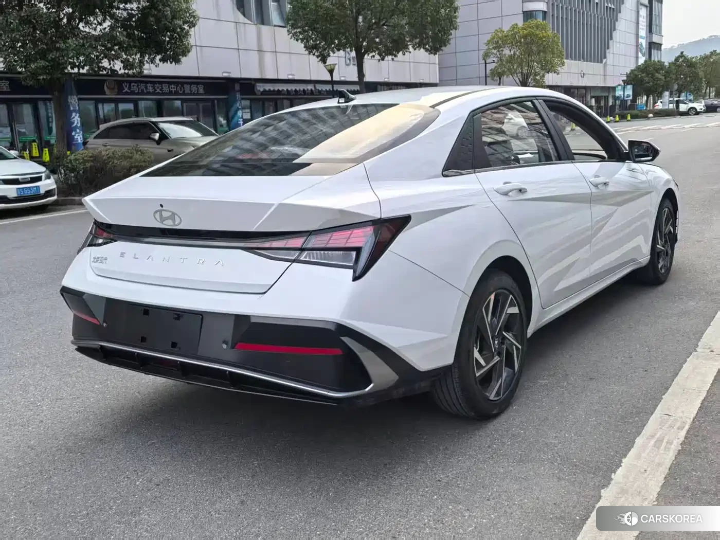 Hyundai Elantra id 4570312 из Китая 12