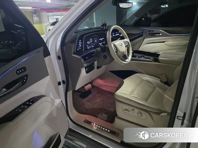 Cadillac Escalade 5th Generation 2022 Белый из Кореи, фото 6