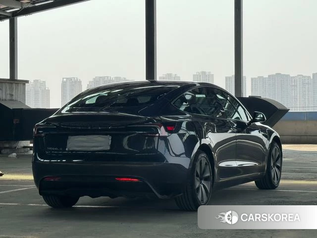 Tesla Model 3 2025 Темно-серый из Китая, фото 6