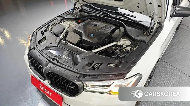 BMW 5 Series (G30) id 3866525 из Кореи 16