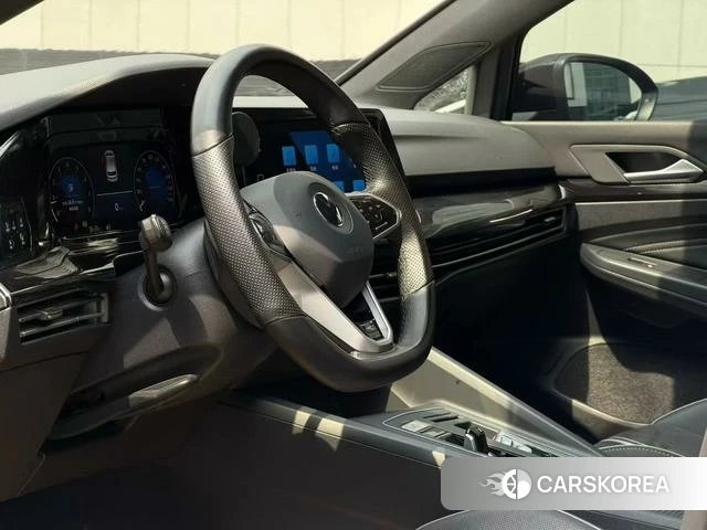 Volkswagen Golf 2023 Темно-серый из Китая, фото 6