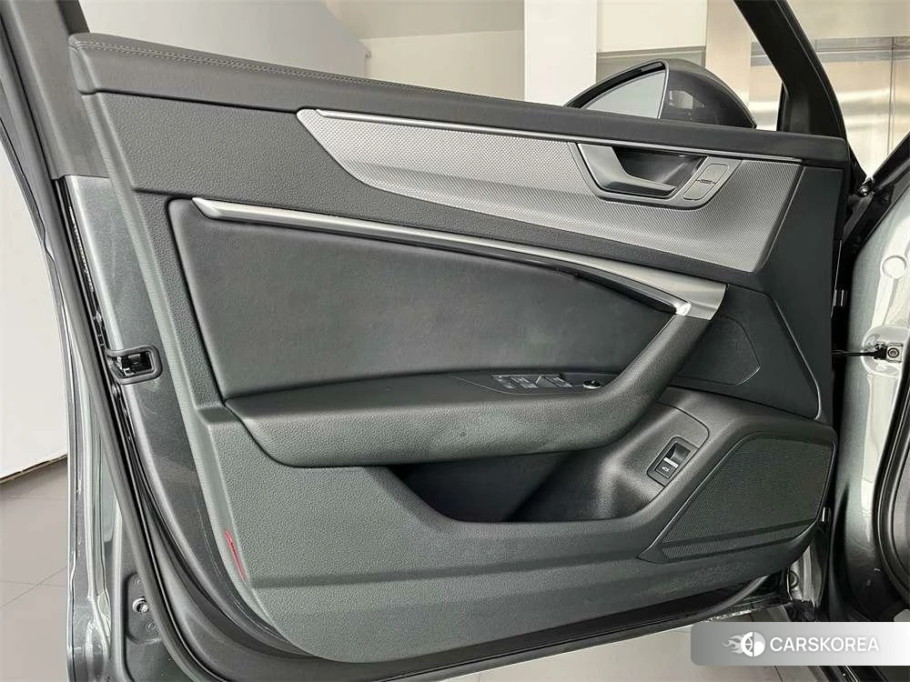Audi A6L id 4455069 из Китая 9