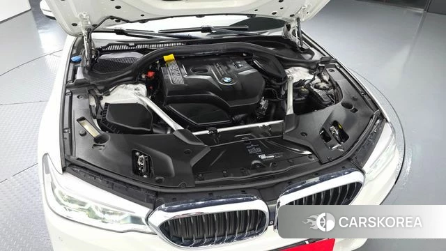 BMW 5 Series (G30) id 3905424 из Кореи 16