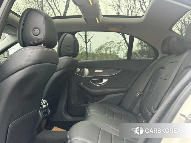 Mercedes-Benz Class C id 3857809 из Китая 9