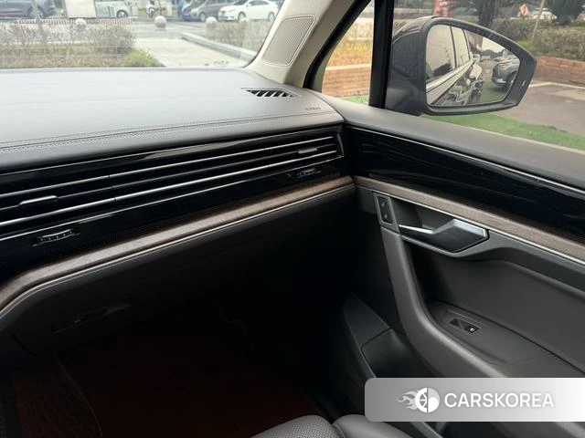 Volkswagen Touareg id 4213503 из Китая 22