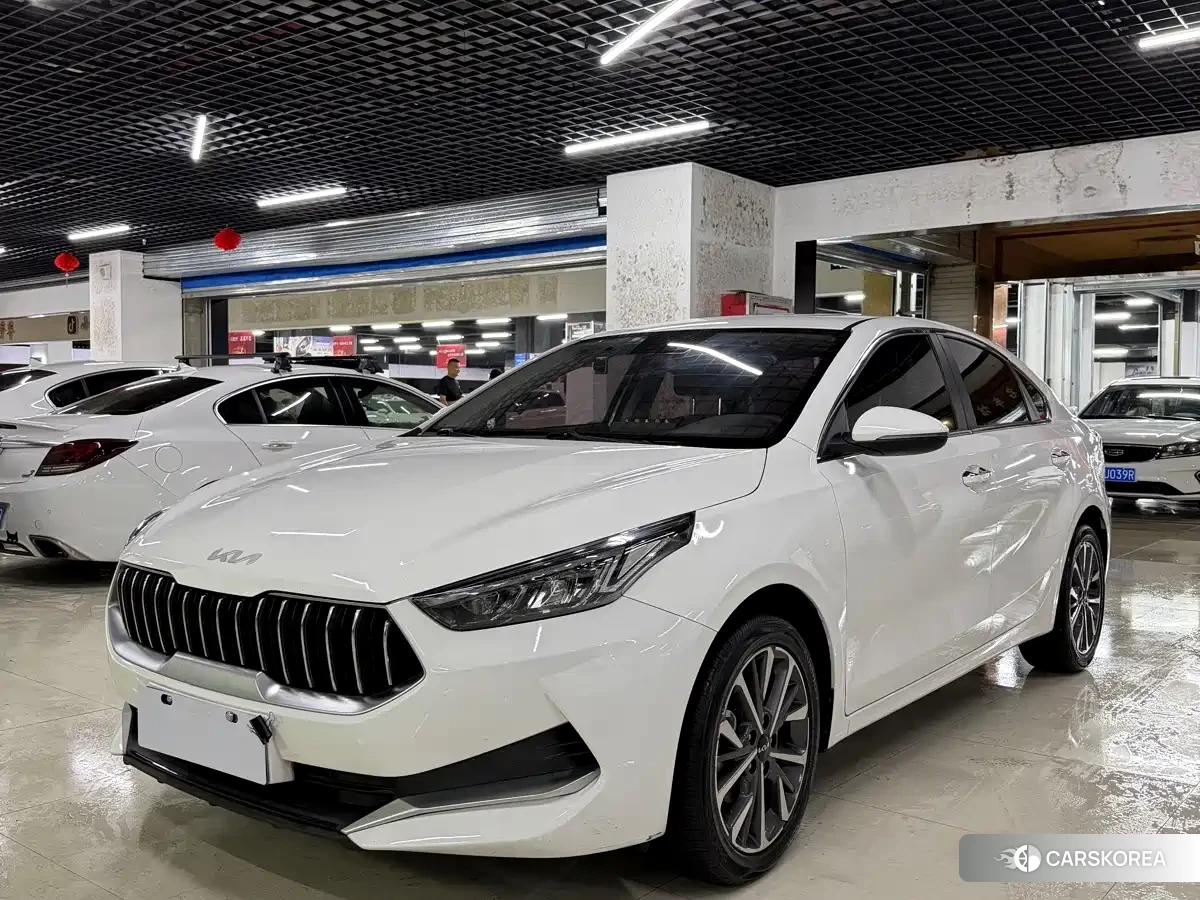 Kia K3 2022 Белый из Китая, фото 6