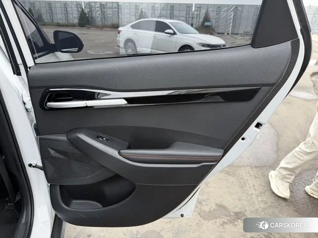Kia Seltos id 4674376 из Китая 16