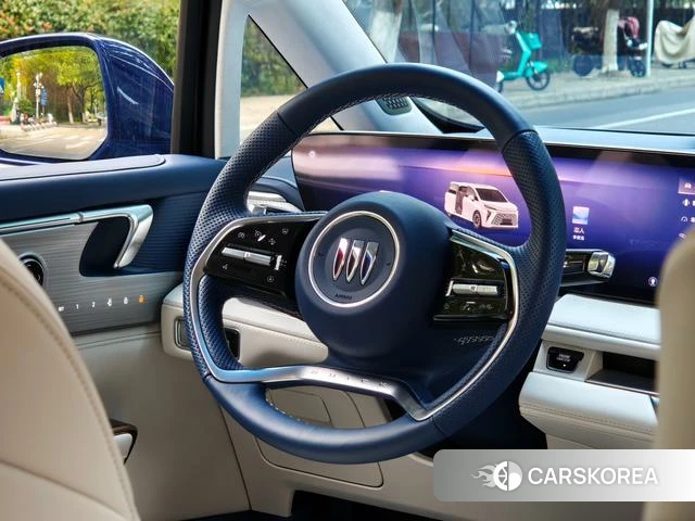 Buick GL8 PHEV id 3939491 из Китая 15