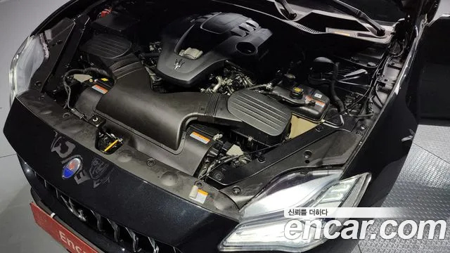 Maserati Quattroporte id 2327648 из Кореи 16