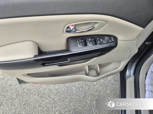 Kia All New Carnival id 3553045 из Кореи 16