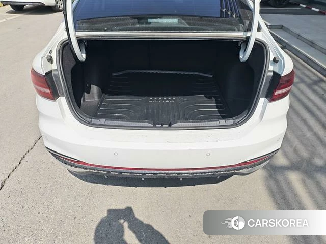 Volkswagen Lavida 2024 Белый из Китая, фото 6