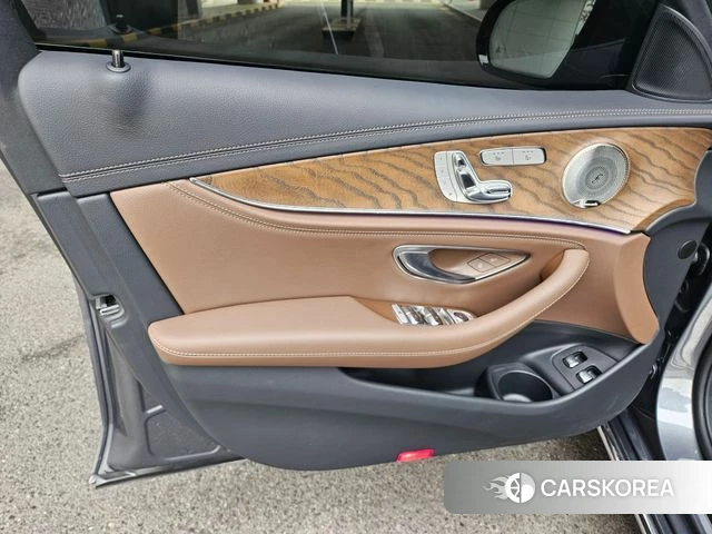 Mercedes-Benz E-Class W213 2023 Серый из Кореи, фото 6