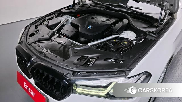 BMW 5 Series (G30) id 3860221 из Кореи 16